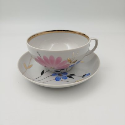 Пара чайная с цветочным декором в виде астр, фарфор, роспись, золочение, Дулевский фарфоровый завод (Дулёво), СССР, 1968-1991 гг.