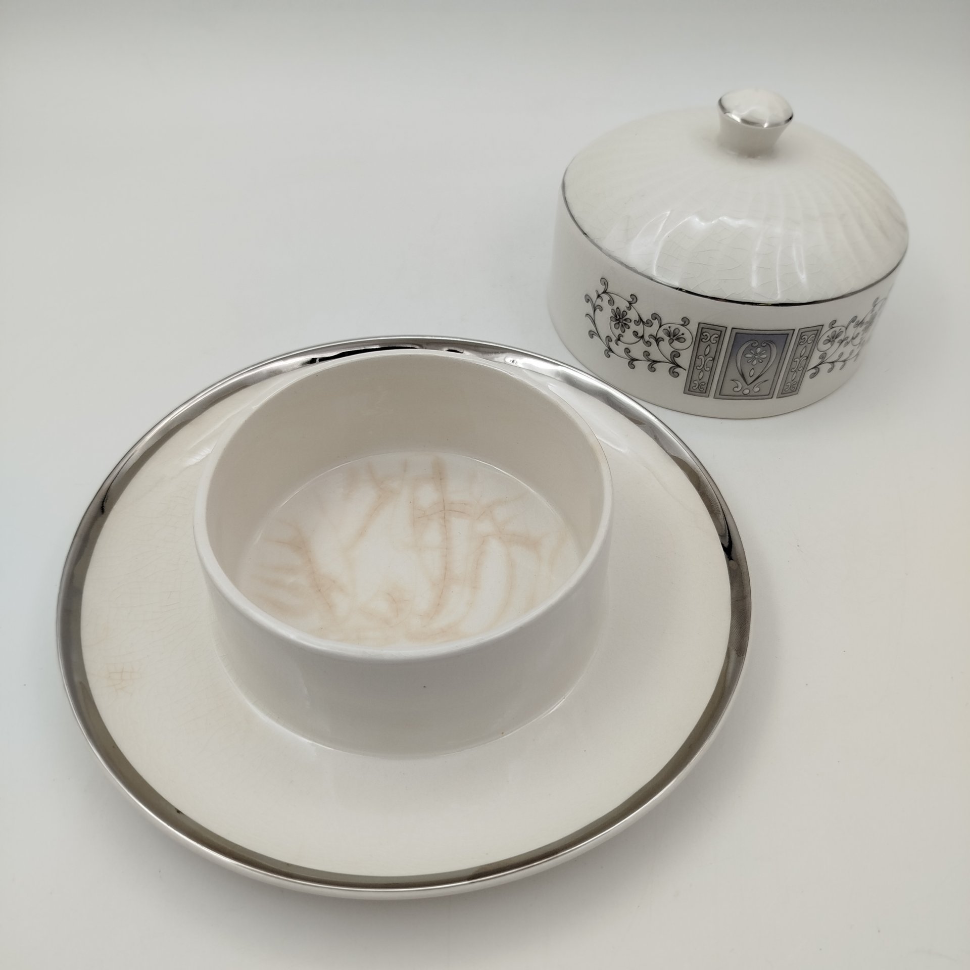 Маслёнка с растительным декором, фаянс, деколь, Enoch Wedgwood (Tunstall) Ltd., Великобритания, 1960-1980 гг.