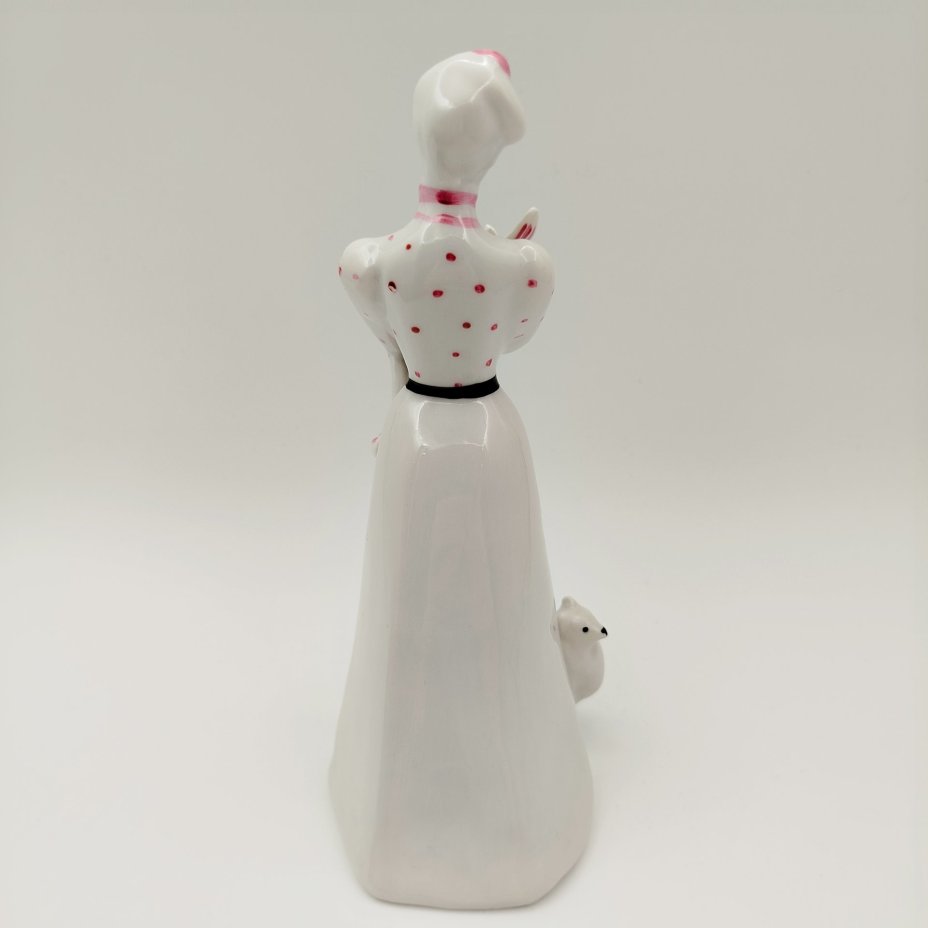 Статуэтка «Дама с собачкой», скульптор А.Д. Бржезицкая