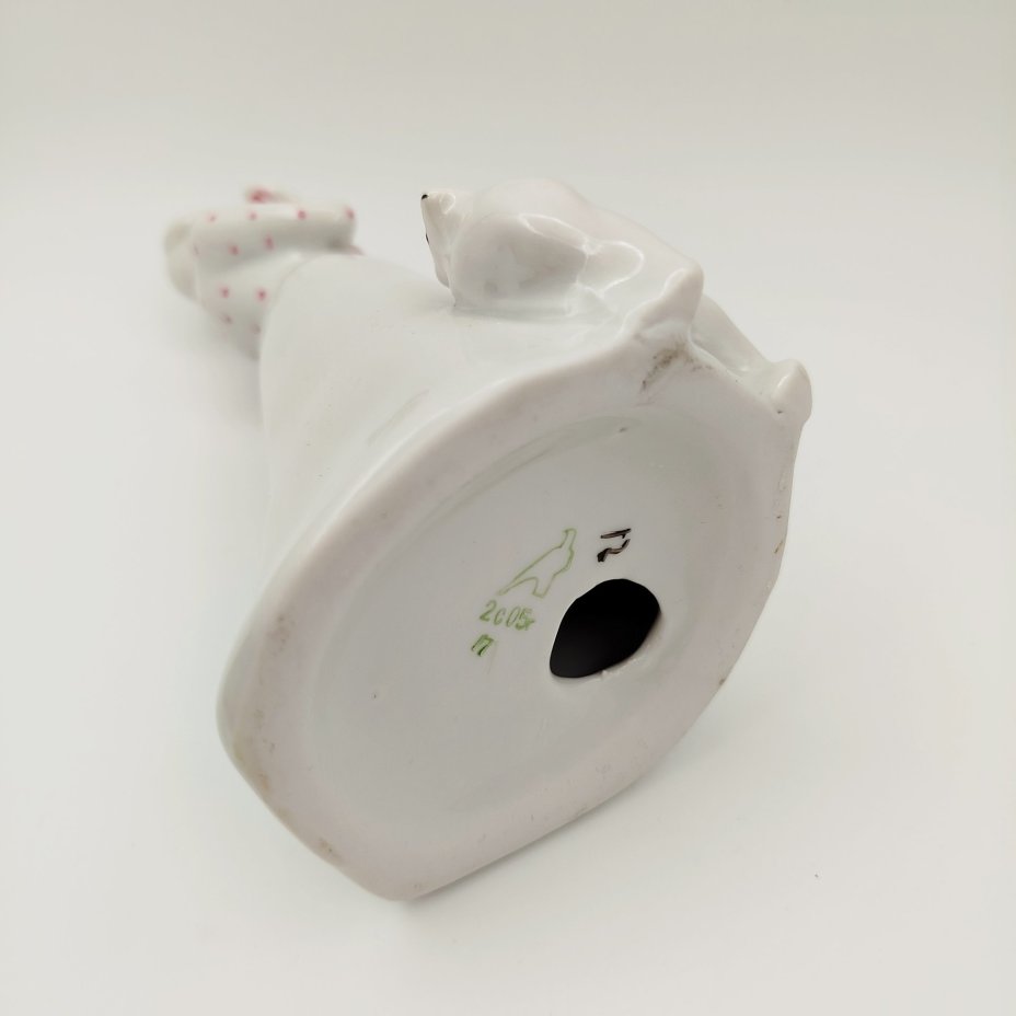 Статуэтка «Дама с собачкой», скульптор А.Д. Бржезицкая