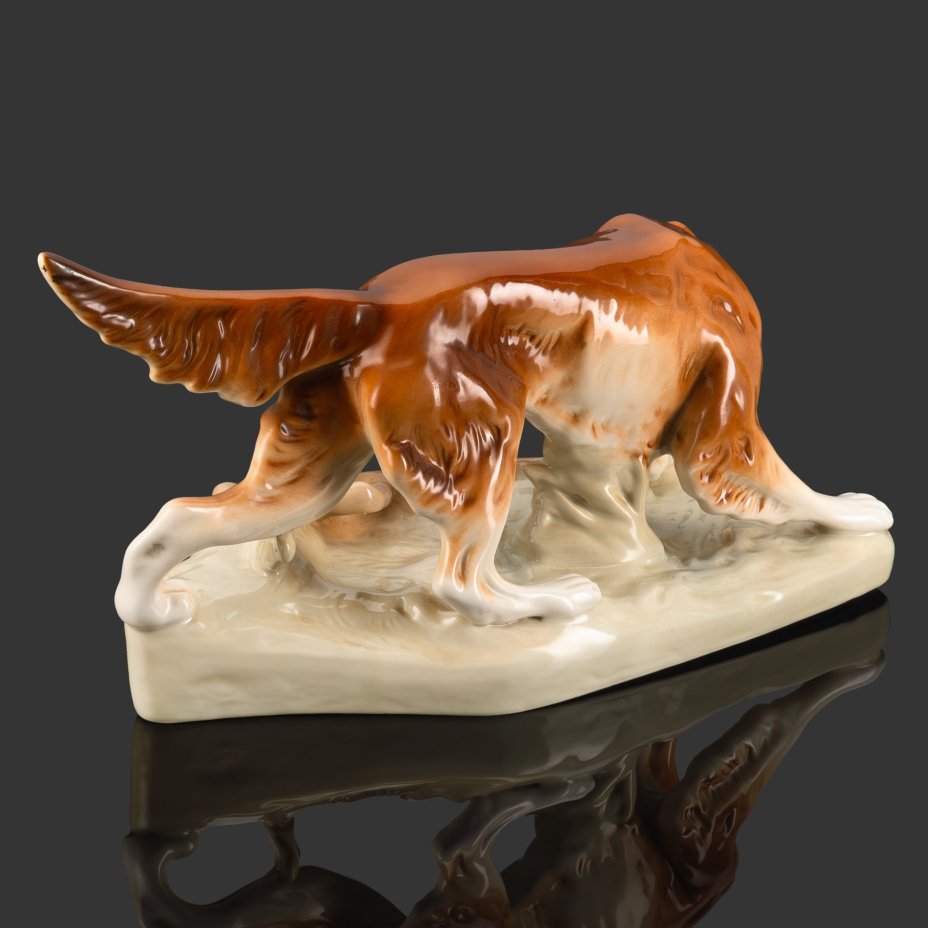 Статуэтка "Собака с дичью", фарфор, роспись, Royal Dux, Чехословакия, 1918-1945 гг.
