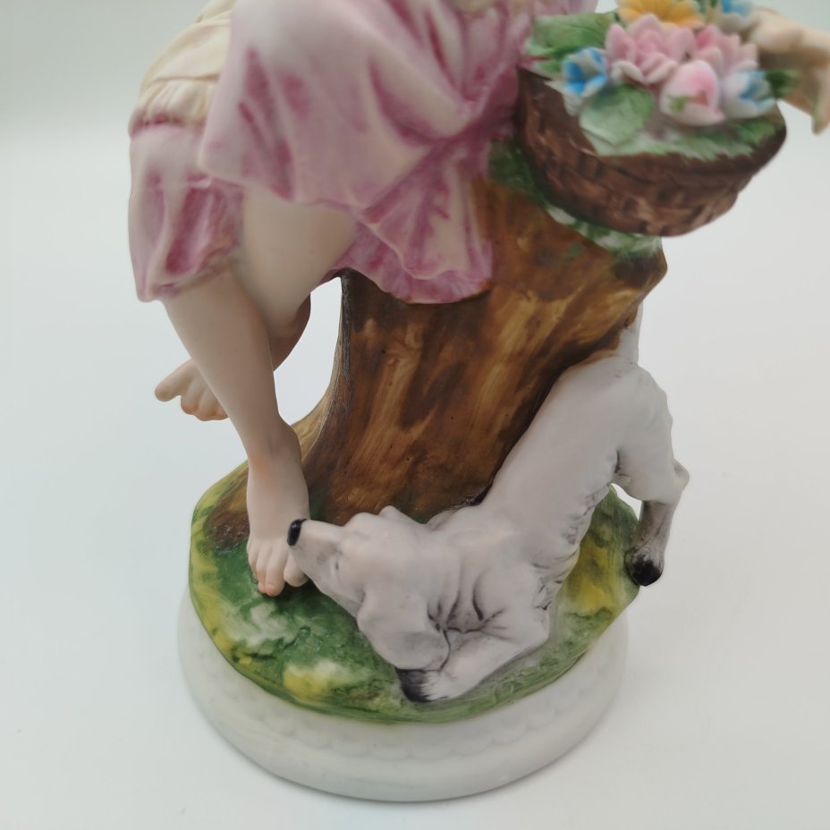 Статуэтка "Девочка с собакой", фарфор, роспись, Япония, 1970-1990 гг.