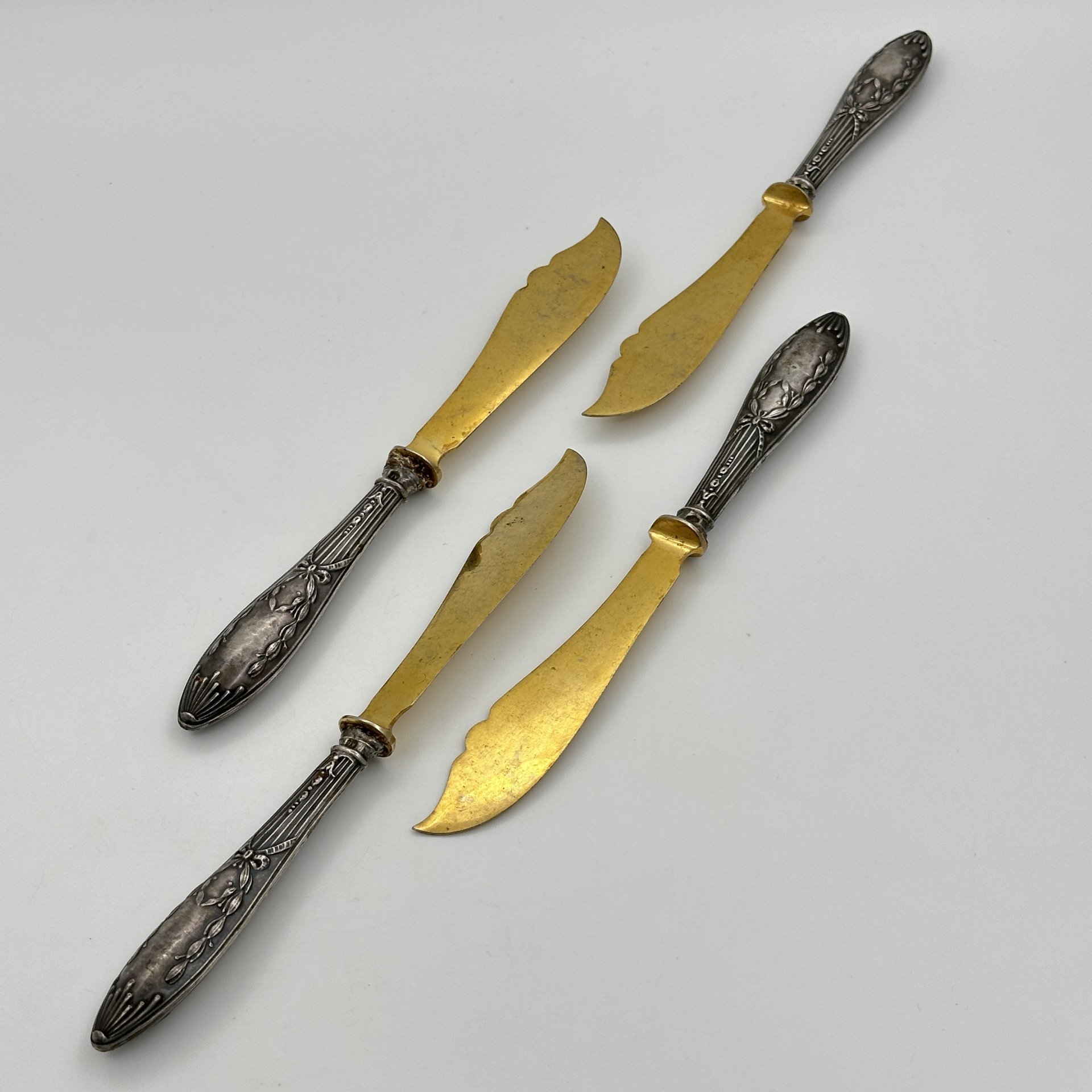 Набор из 4 ножей, мастер-монограммист "ЭР"