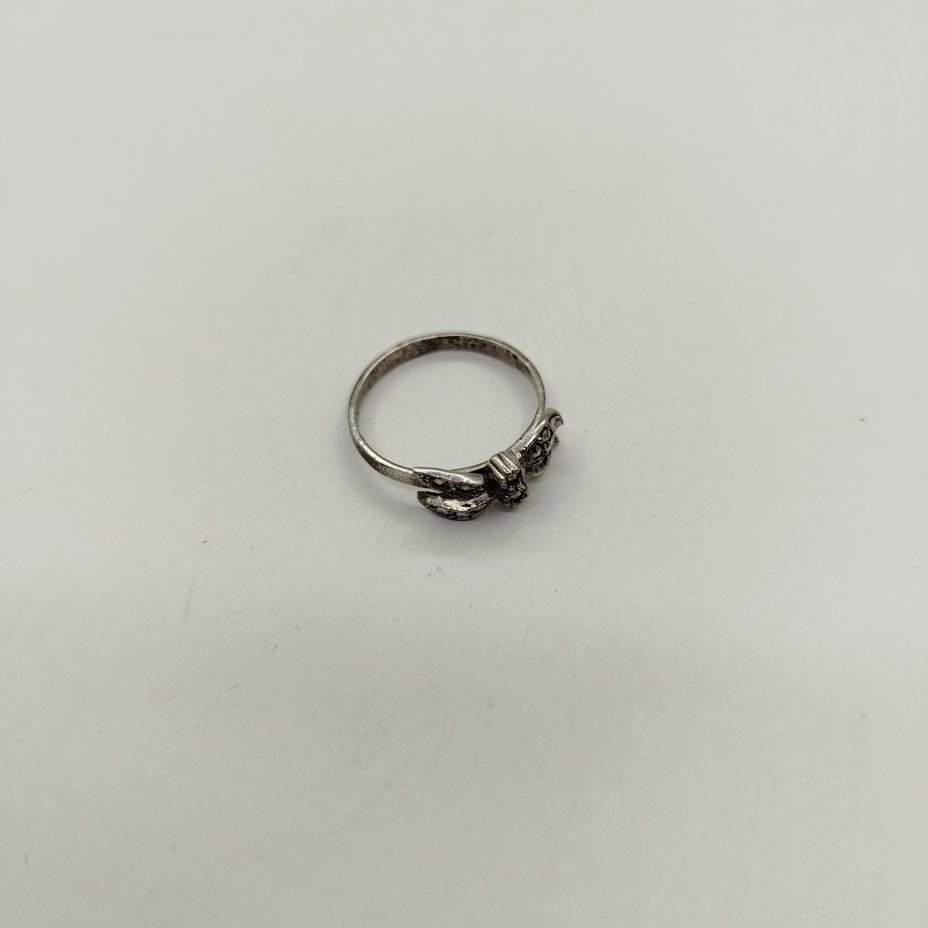 Кольцо с растительным декором