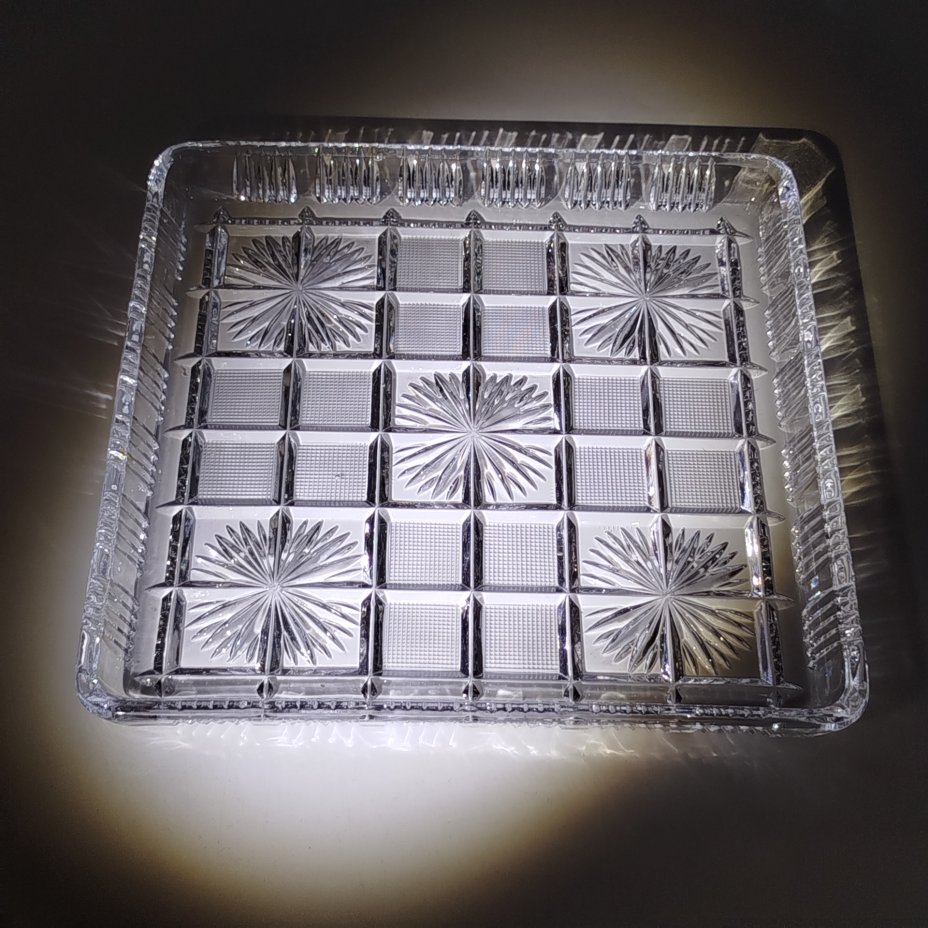 Поднос квадратной формы с рельефным резным декором, Lausitzer Glas