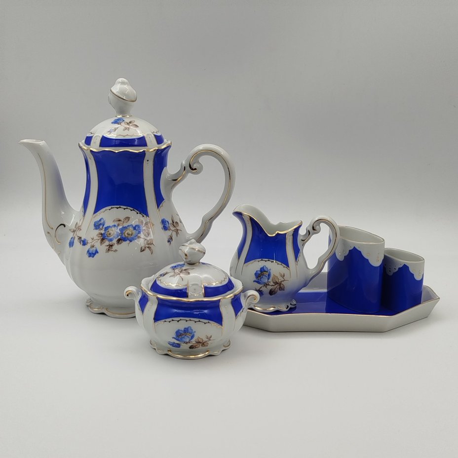 Сервиз кофейный на 5 персон (16 предметов), украшенный цветочным декором, фарфор, крытье, деколь, золочение, Stadtilmer Porzellan, Германия, 1950-1970 гг.