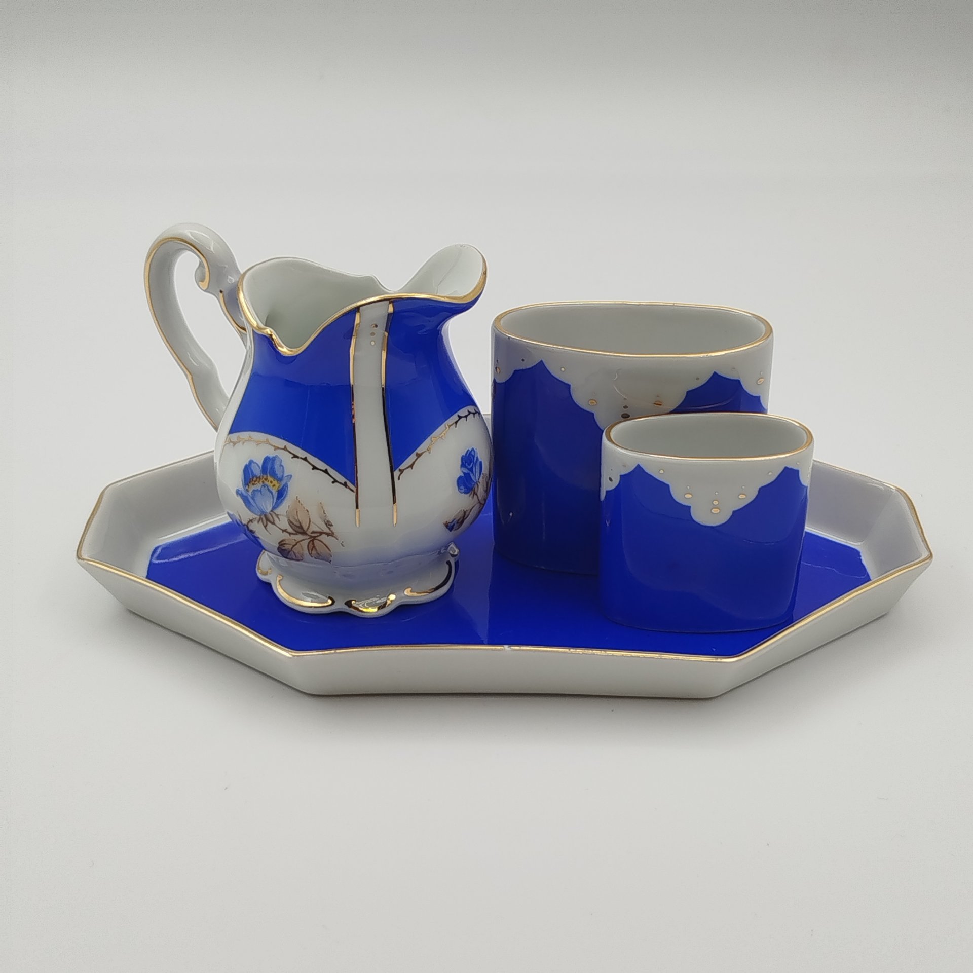 Сервиз кофейный на 5 персон (16 предметов), украшенный цветочным декором, фарфор, крытье, деколь, золочение, Stadtilmer Porzellan, Германия, 1950-1970 гг.