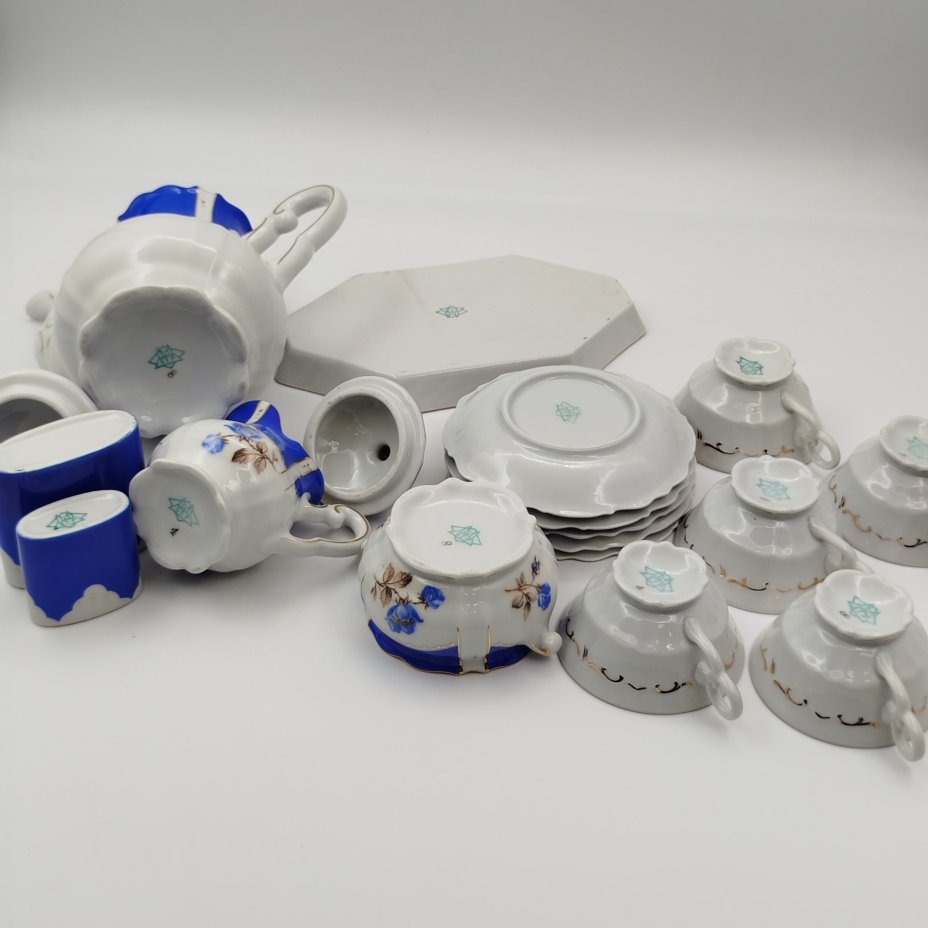 Сервиз кофейный на 5 персон (16 предметов), украшенный цветочным декором, фарфор, крытье, деколь, золочение, Stadtilmer Porzellan, Германия, 1950-1970 гг.