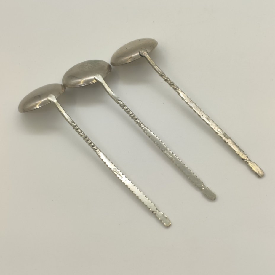 Комплект из 3-х ложек для соуса с растительным декором, мельхиор (медь-никель), Режевский механический завод (РМ), СССР, 1975-1983 гг.