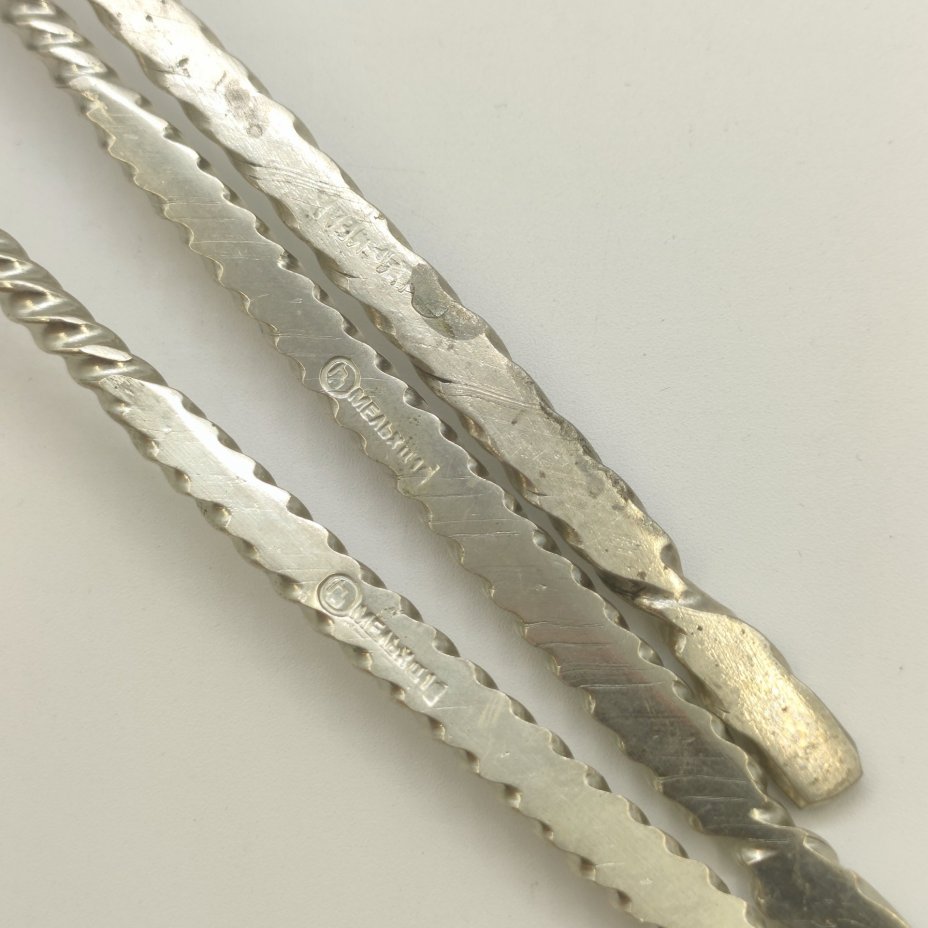 Комплект из 3-х ложек для соуса с растительным декором, мельхиор (медь-никель), Режевский механический завод (РМ), СССР, 1975-1983 гг.