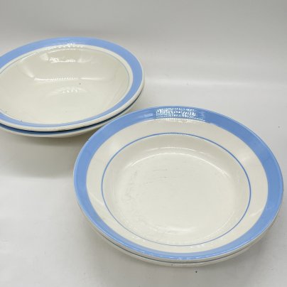 Набор из 4 суповых тарелок с декором в виде голубой каймы (подбор), фаянс, крытье, Конаковский фаянсовый завод им. М.И. Калинина (ЗиК Конаково), СССР, 1960-1990 гг.
