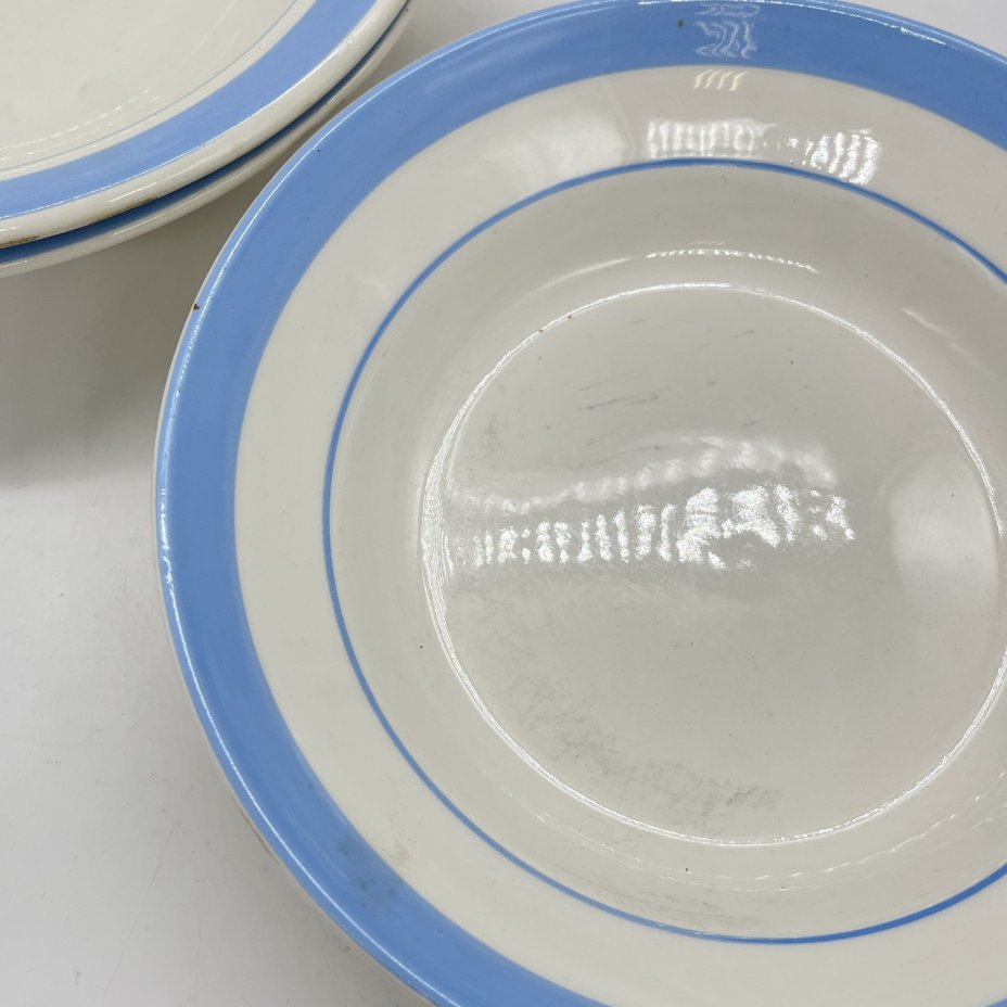 Набор из 4 суповых тарелок с декором в виде голубой каймы (подбор), фаянс, крытье, Конаковский фаянсовый завод им. М.И. Калинина (ЗиК Конаково), СССР, 1960-1990 гг.