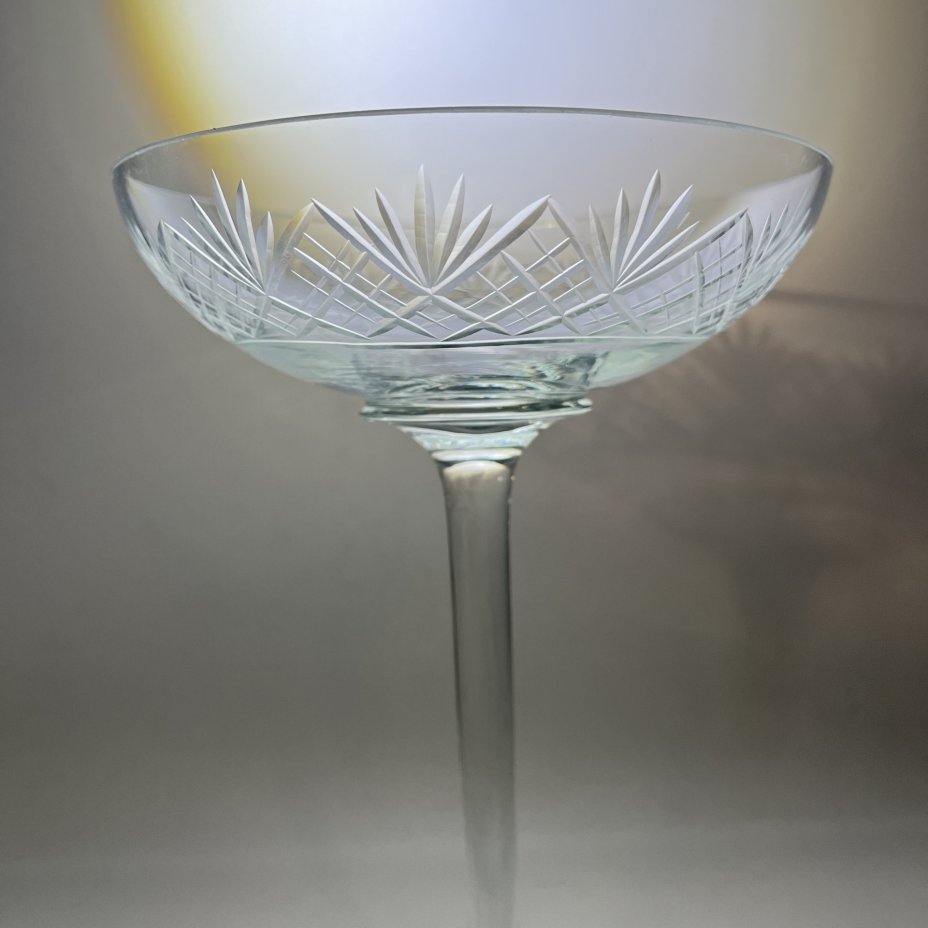 Конфетница (креманка) на высокой ножке с геометрическим декором