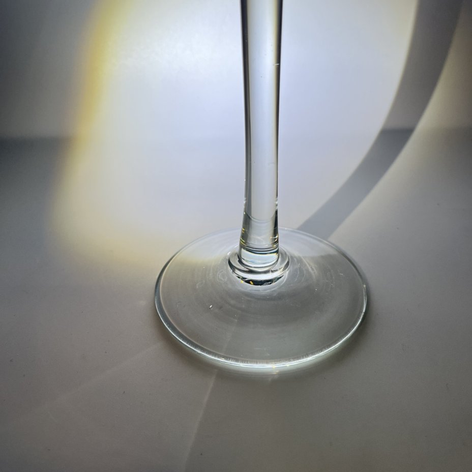 Конфетница (креманка) на высокой ножке с геометрическим декором