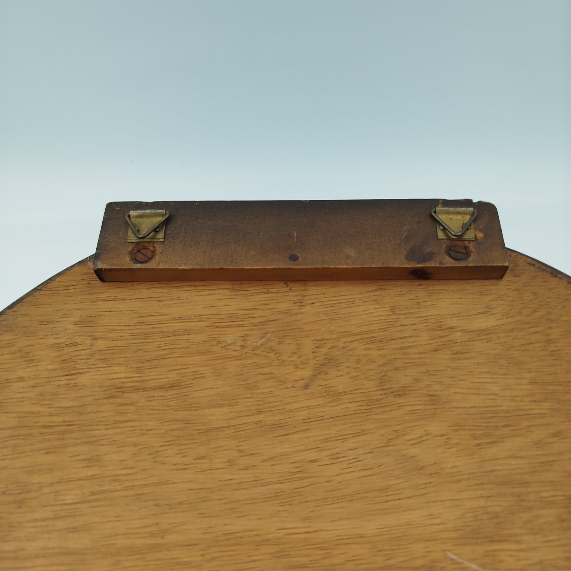 Газетница подвесная (полка для газет), декорированная профилем собаки