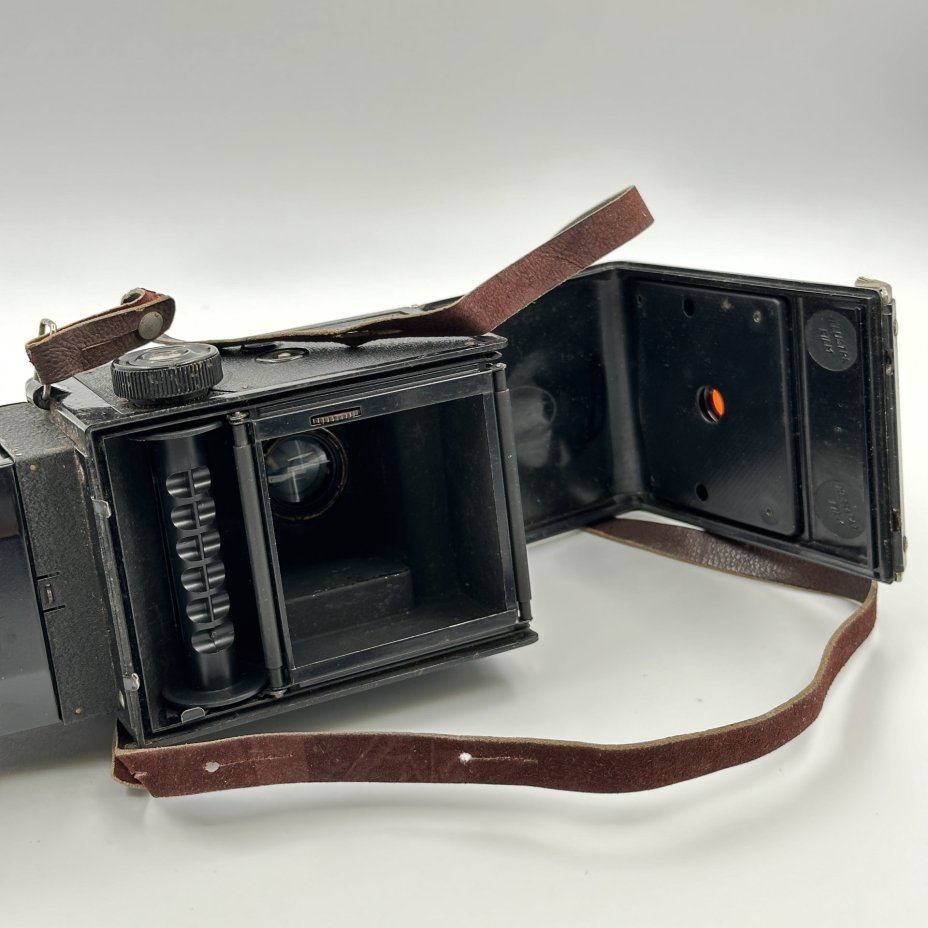 Фотоаппарат "Voightlander Brilliant" в оригинальном кофре
