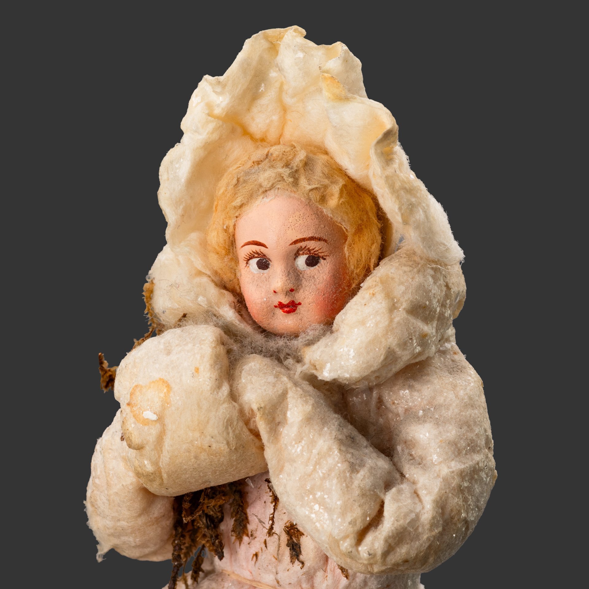 Игрушка ёлочная подставная "Девушка с муфтой" ("Снегурочка"), артель "Изокульт", г. Ленинград