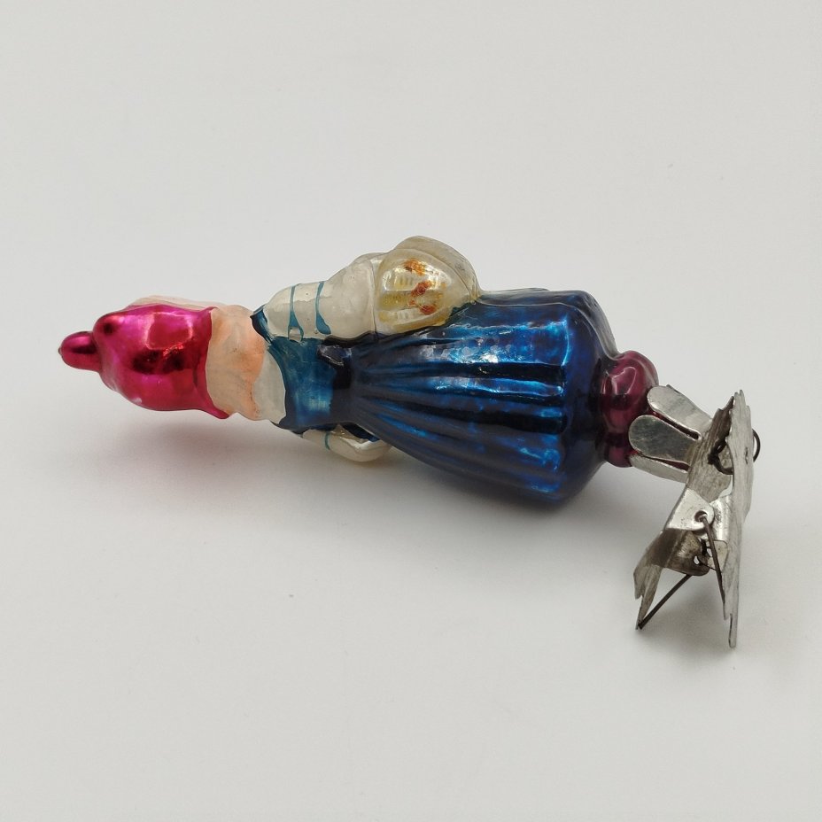 Игрушка ёлочная на прищепке "Красная шапочка", стекло, металл, роспись, Завод стеклянных ёлочных украшений и оптических изделий, г. Москва, СССР, 1950-1980 гг.