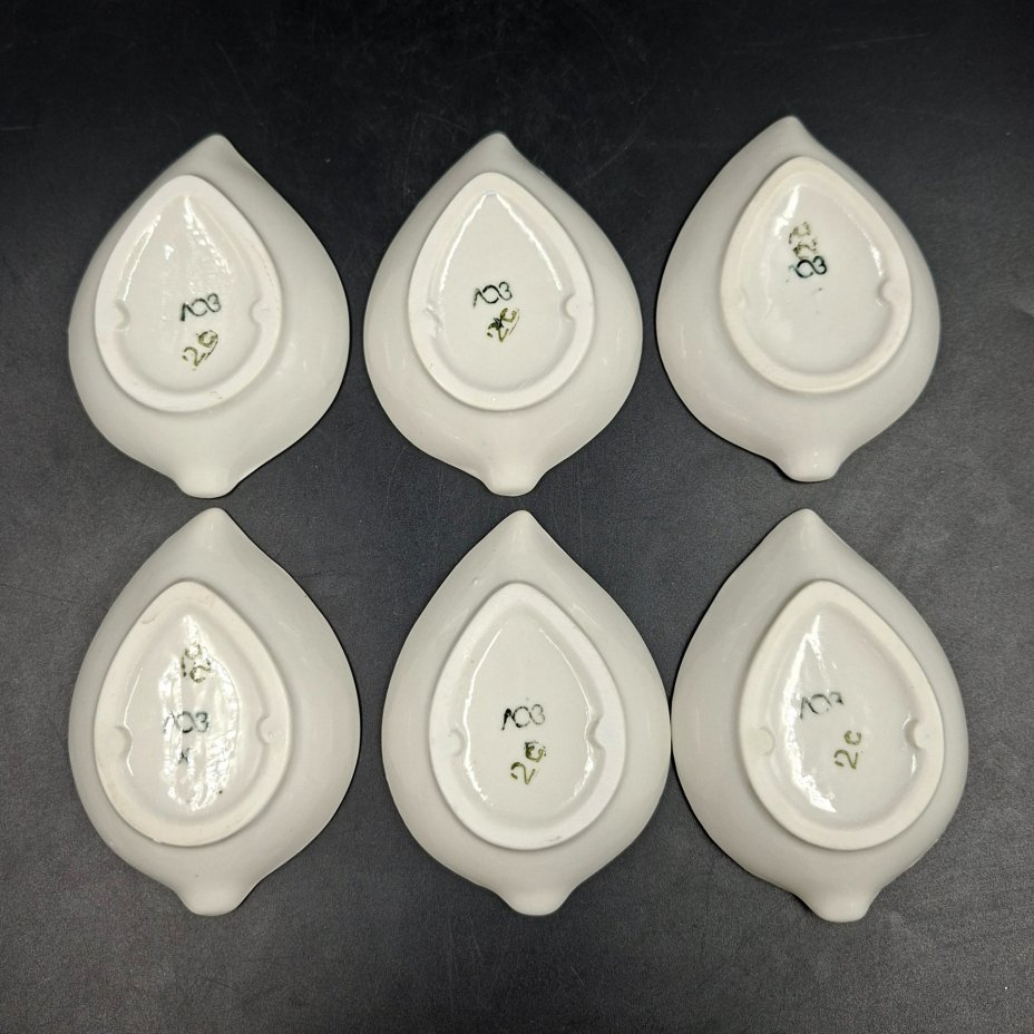 Набор из шести розеток в форме листиков, фарфор, Ленинградский опытный завод (ЛОЗ), СССР, 1984-1991 гг.