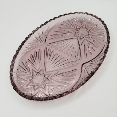 Поднос марганцевого оттенка овальной формы со звёздчатым декором