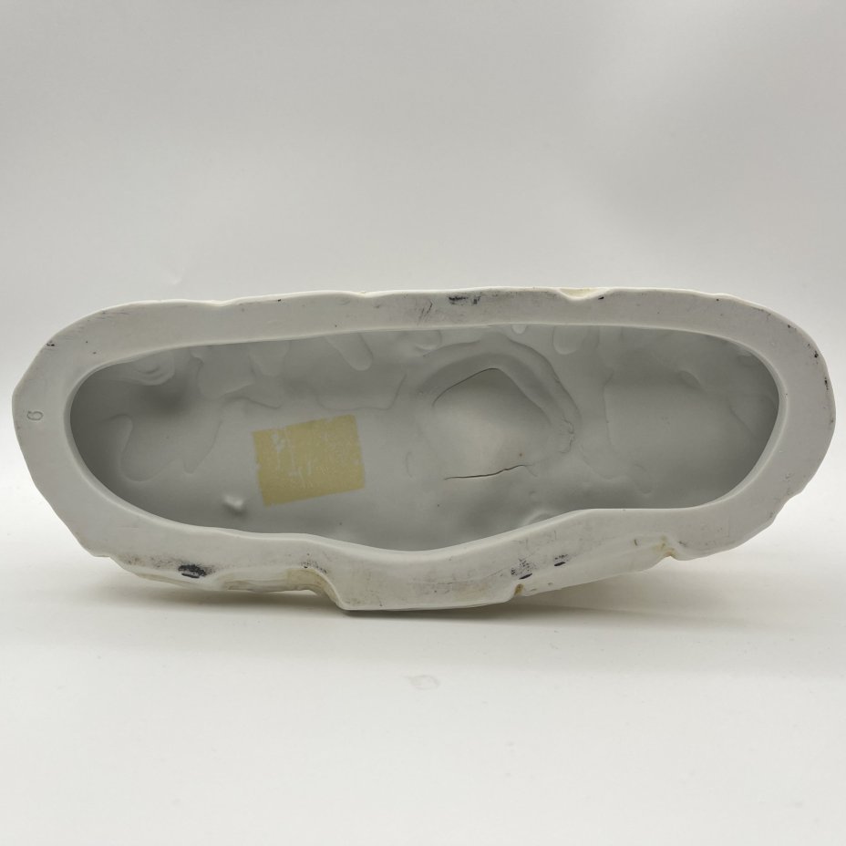 Статуэтка (вазочка) в виде девушки с тележкой