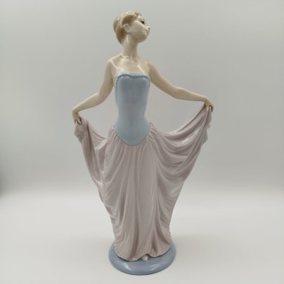 Статуэтка "Танцующая принцесса", фарфор, роспись, Lladro, Испания, 1971-1974 гг., Lladro