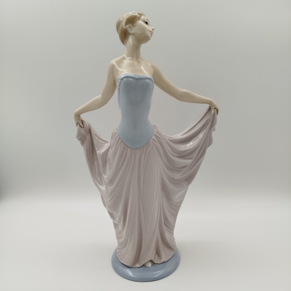 Статуэтка "Танцующая принцесса", фарфор, роспись, Lladro, Испания, 1971-1974 гг., Lladro