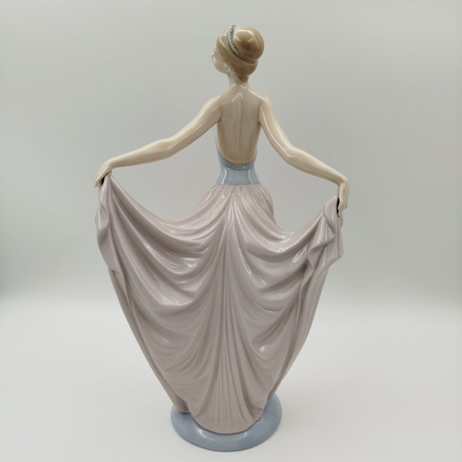 Статуэтка "Танцующая принцесса", фарфор, роспись, Lladro, Испания, 1971-1974 гг., Lladro