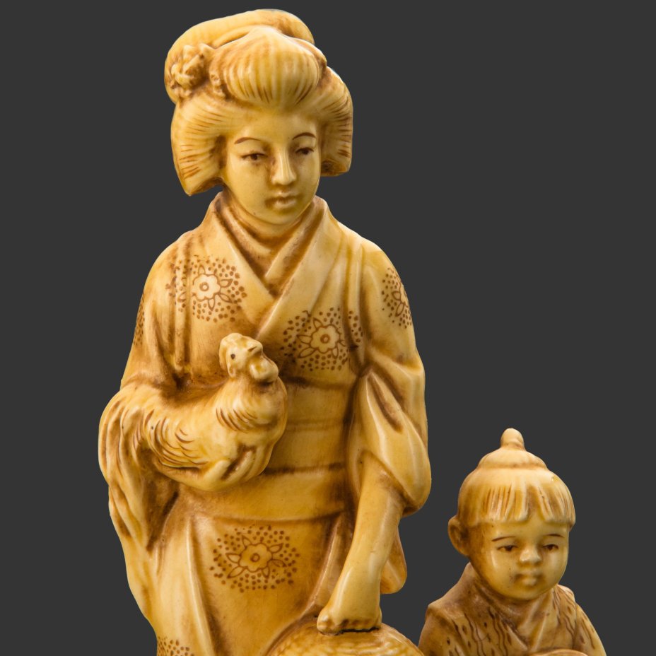 Статуэтка "Птичница", фаянс, роспись, Япония, 1920-1950 гг.