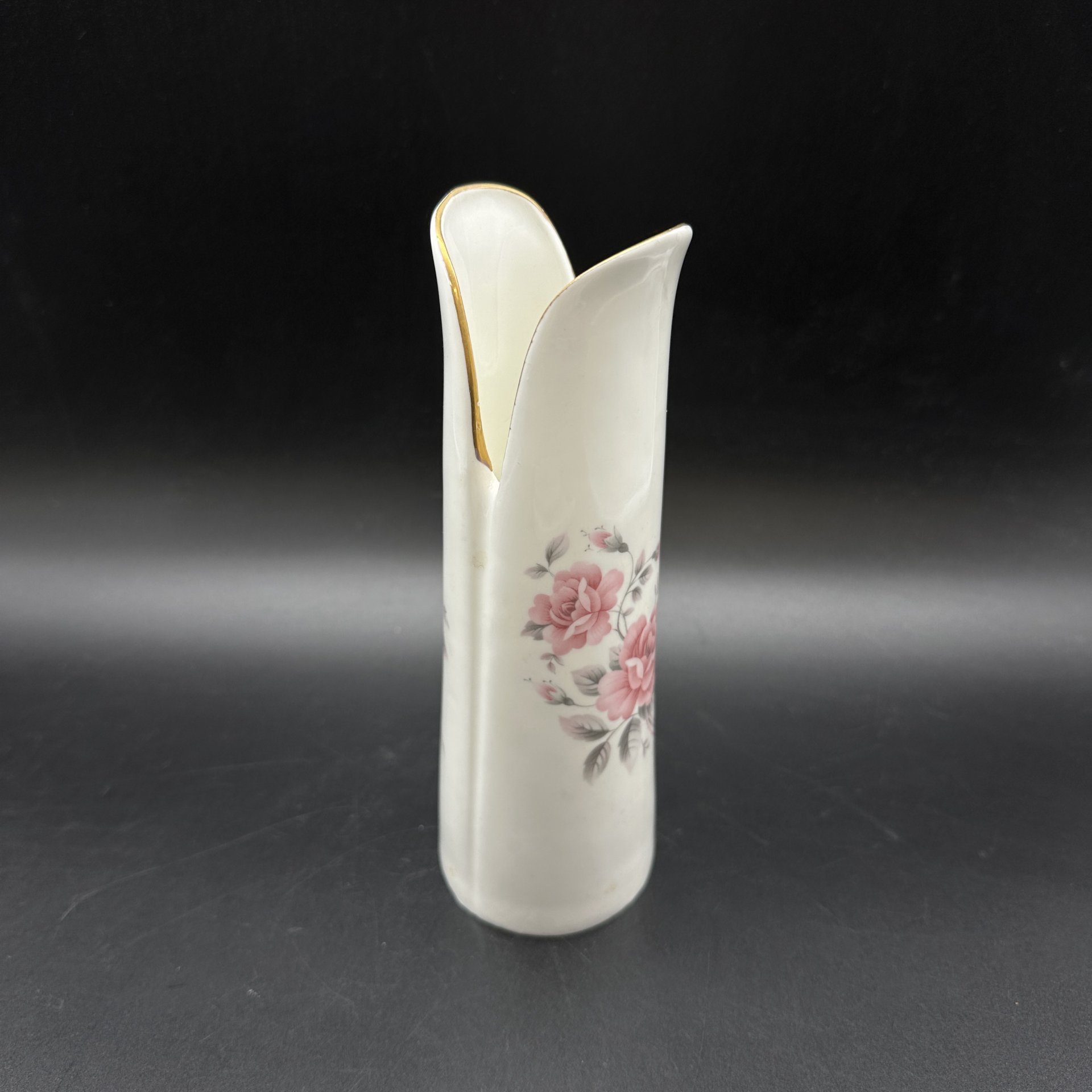Ваза миниатюрная с цветочным декором, фарфор, деколь, золочение, Hitkari Potteries, Индия, 1990-2010 гг.