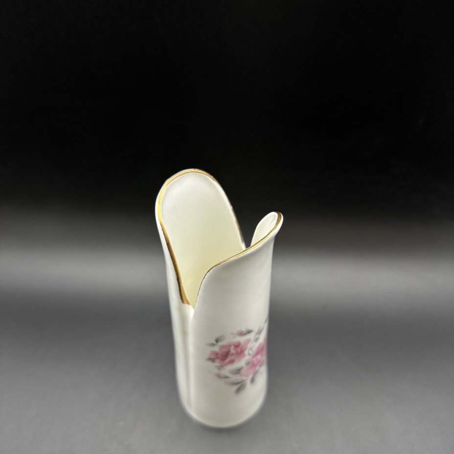 Ваза миниатюрная с цветочным декором, фарфор, деколь, золочение, Hitkari Potteries, Индия, 1990-2010 гг.
