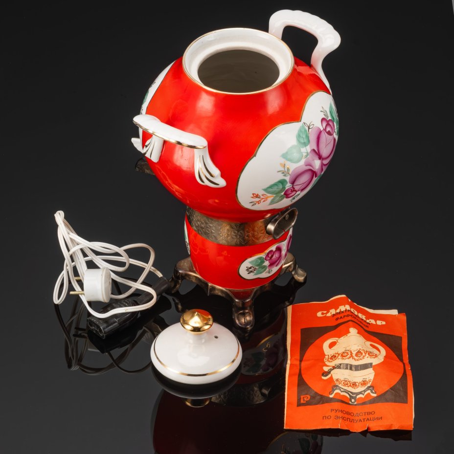 Самовар электрический фарфоровый с цветочной росписью (в комплекте с проводом и инструкцией), Ровенский завод тракторных запасных частей им. XXV съезда KПСС, фарфор, металл, роспись, СССР, 1980-1990 гг.