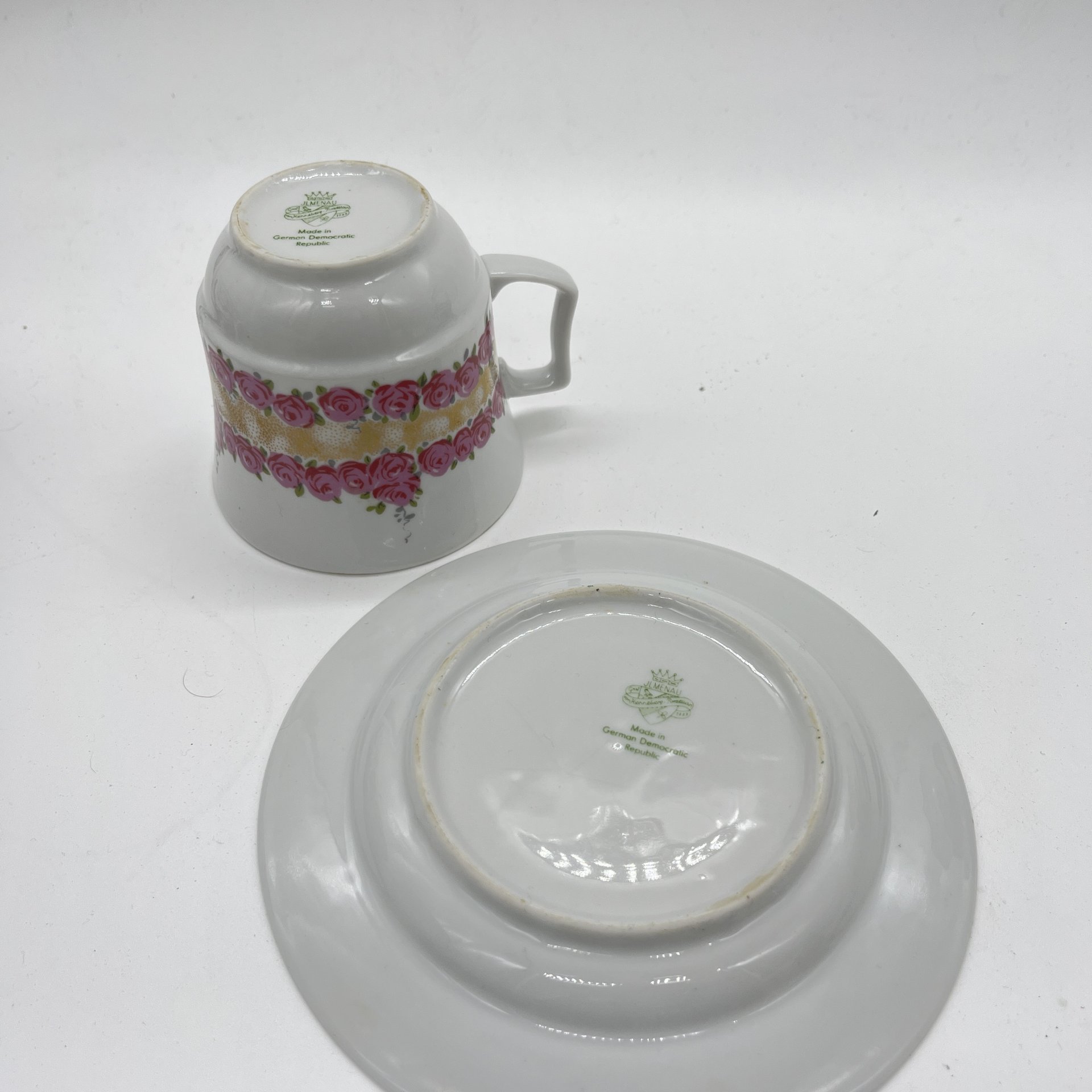 Чайная пара с декором в виде цветочных гирлянд, фарфор, деколь золочение, Graf Von Henneberg Porzellan, 1777 Jlmenau, ГДР, 1973-1977 гг.