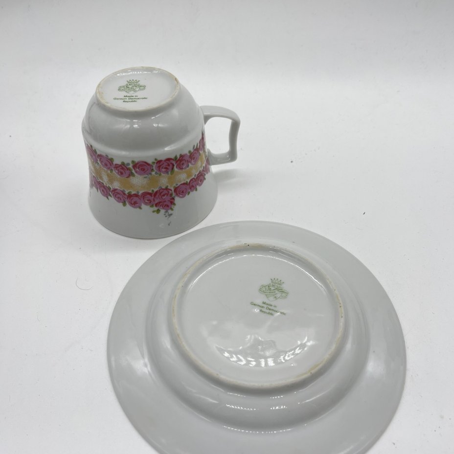 Чайная пара с декором в виде цветочных гирлянд, фарфор, деколь золочение, Graf Von Henneberg Porzellan, 1777 Jlmenau, ГДР, 1973-1977 гг.