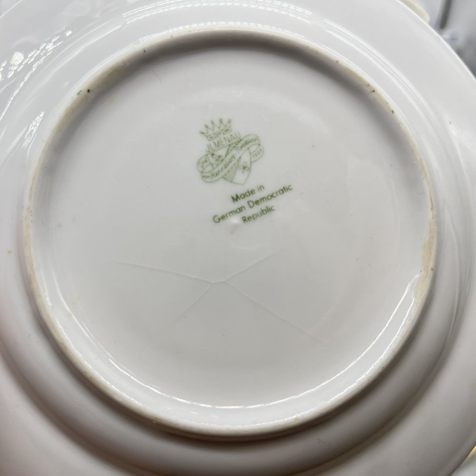 Чайная пара с декором в виде цветочных гирлянд, фарфор, деколь золочение, Graf Von Henneberg Porzellan, 1777 Jlmenau, ГДР, 1973-1977 гг.