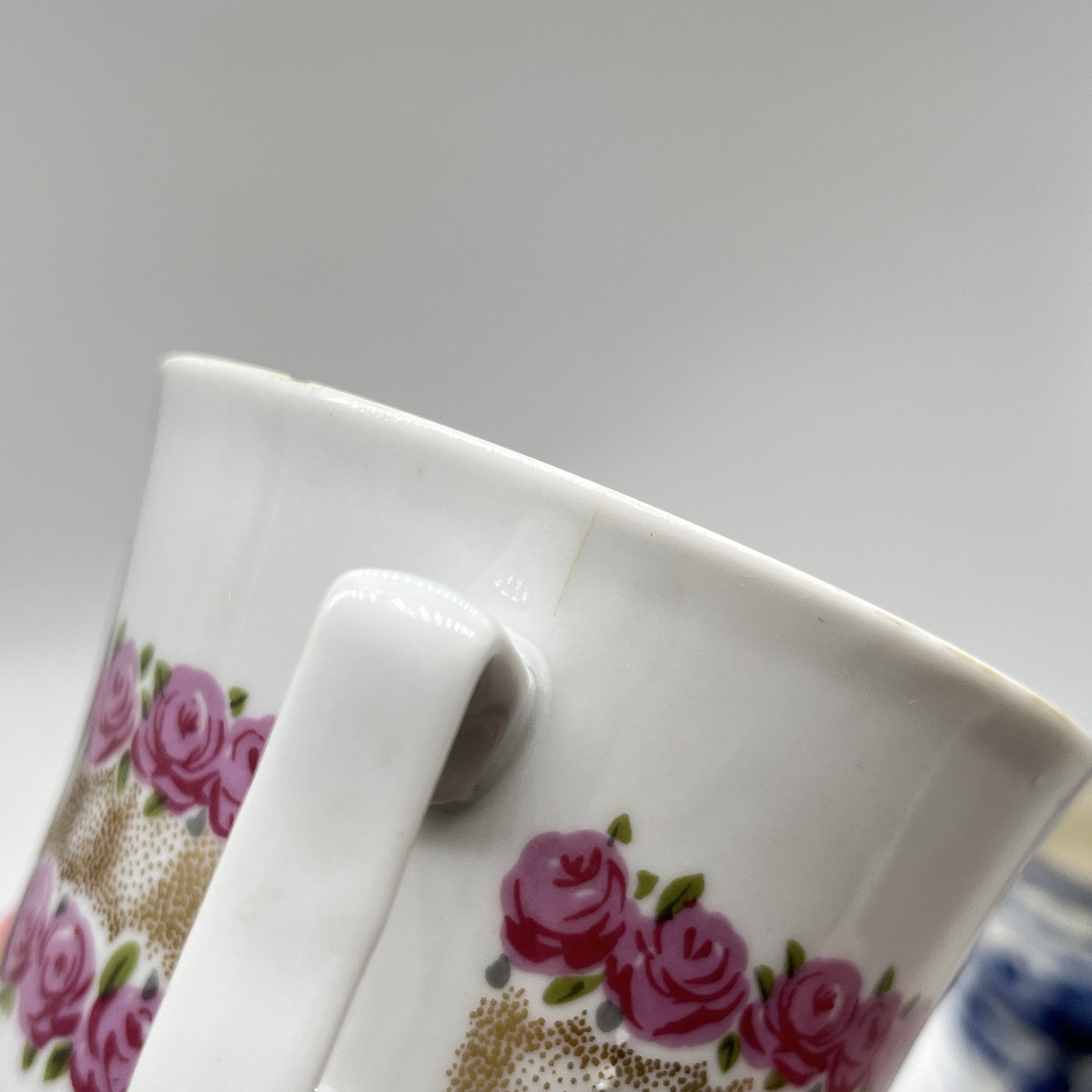 Чайная пара с декором в виде цветочных гирлянд, фарфор, деколь золочение, Graf Von Henneberg Porzellan, 1777 Jlmenau, ГДР, 1973-1977 гг.