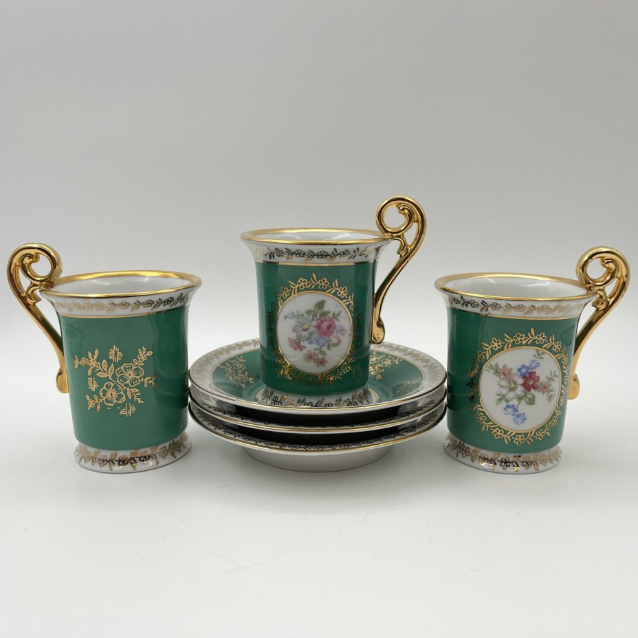 Набор из 3-х чайных  пар зеленого оттенка, украшенные цветочным декором в медальонах, фарфор, крытье, деколь, золочение, Spezial Eisenberg Porzellan (SEP), ГДР, 1973-1976 гг.