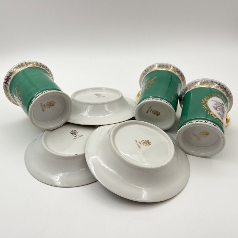 Набор из 3-х чайных  пар зеленого оттенка, украшенные цветочным декором в медальонах, фарфор, крытье, деколь, золочение, Spezial Eisenberg Porzellan (SEP), ГДР, 1973-1976 гг.