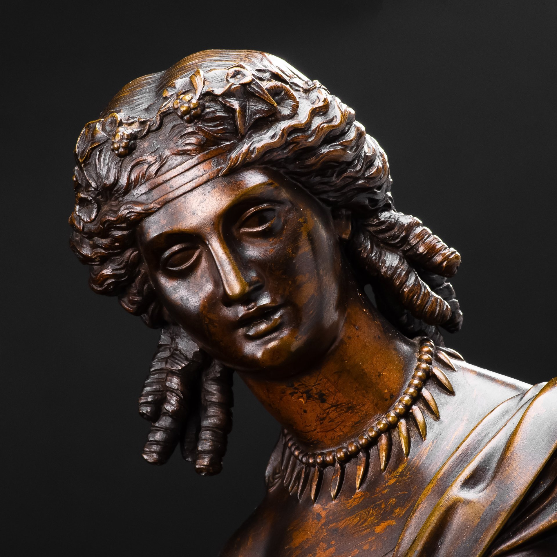 Скульптура "Античная девушка с веткой" на мраморной подставке, литейная мастерская "Gautier", в стилистике скульптора Théodore Doriot (1829-1937 гг.), бронза, литье, мрамор, Франция, 1900-1930 гг.