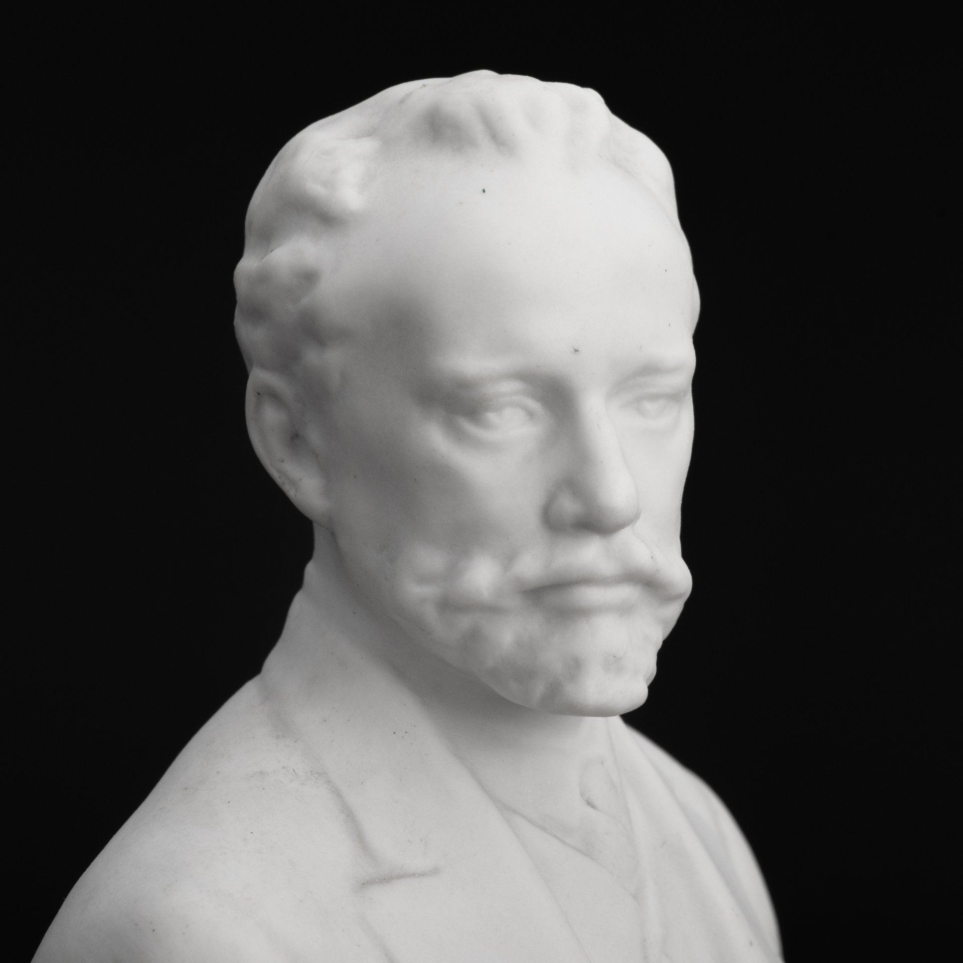 Бюст "П.И. Чайковский", скульптор В.И. Сычёв, бисквит, Ленинградский завод фарфоровых изделий (ЛЗФИ), Ленинградский завод фарфоровых изделий (ЛЗФИ)