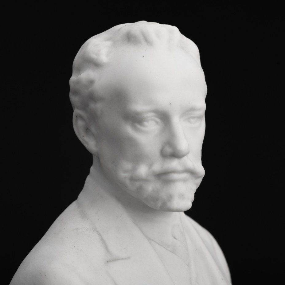 Бюст "П.И. Чайковский", скульптор В.И. Сычёв, бисквит, Ленинградский завод фарфоровых изделий (ЛЗФИ), Ленинградский завод фарфоровых изделий (ЛЗФИ)