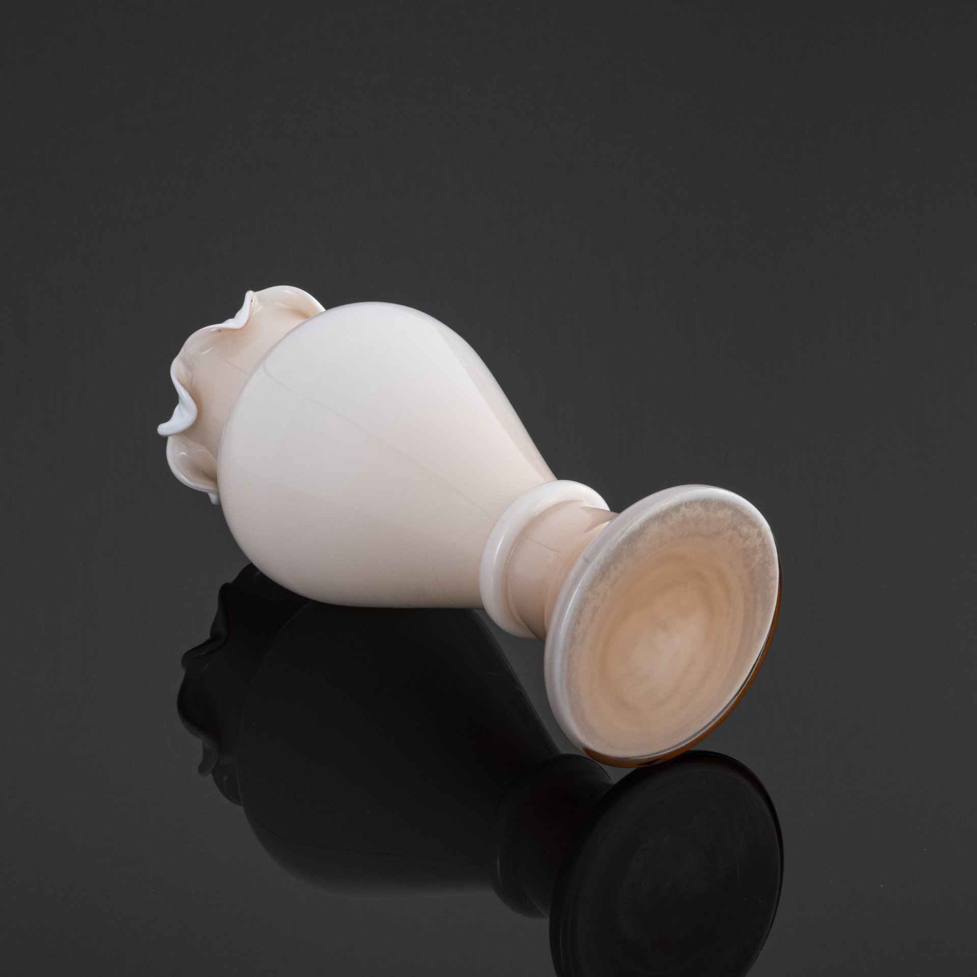 Ваза с фестончатым бортом