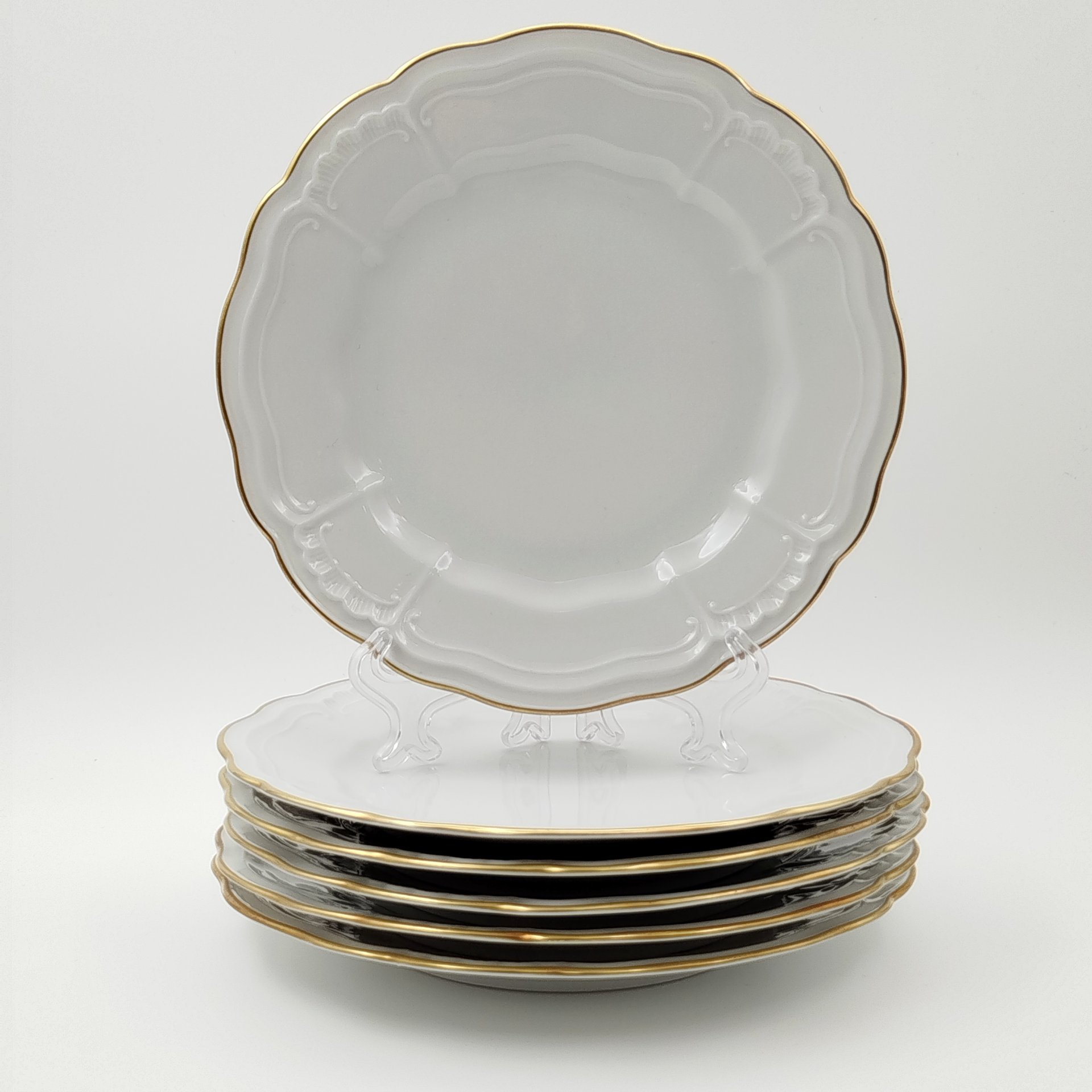 Набор десертных тарелок с рельефным декором на 6 персон, Retsch & Co., Wunsiedel, фарфор, золочение, Германия, 1960-1980 гг.