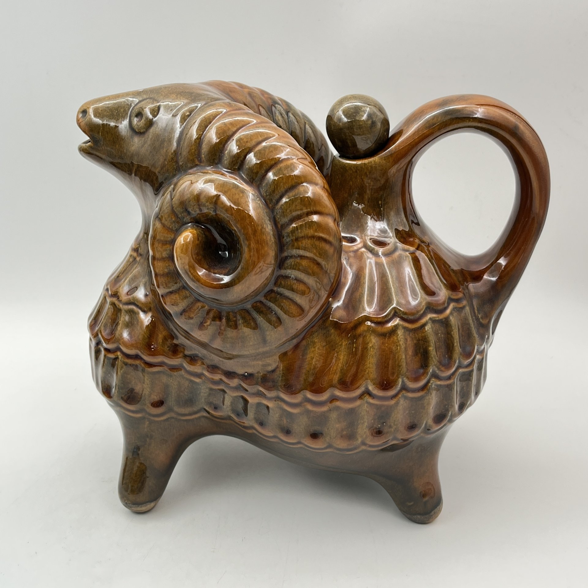 Кувшин (куманец) "Барашек" ("Баран"), керамика, поливы, СССР, 1960-1990 гг.