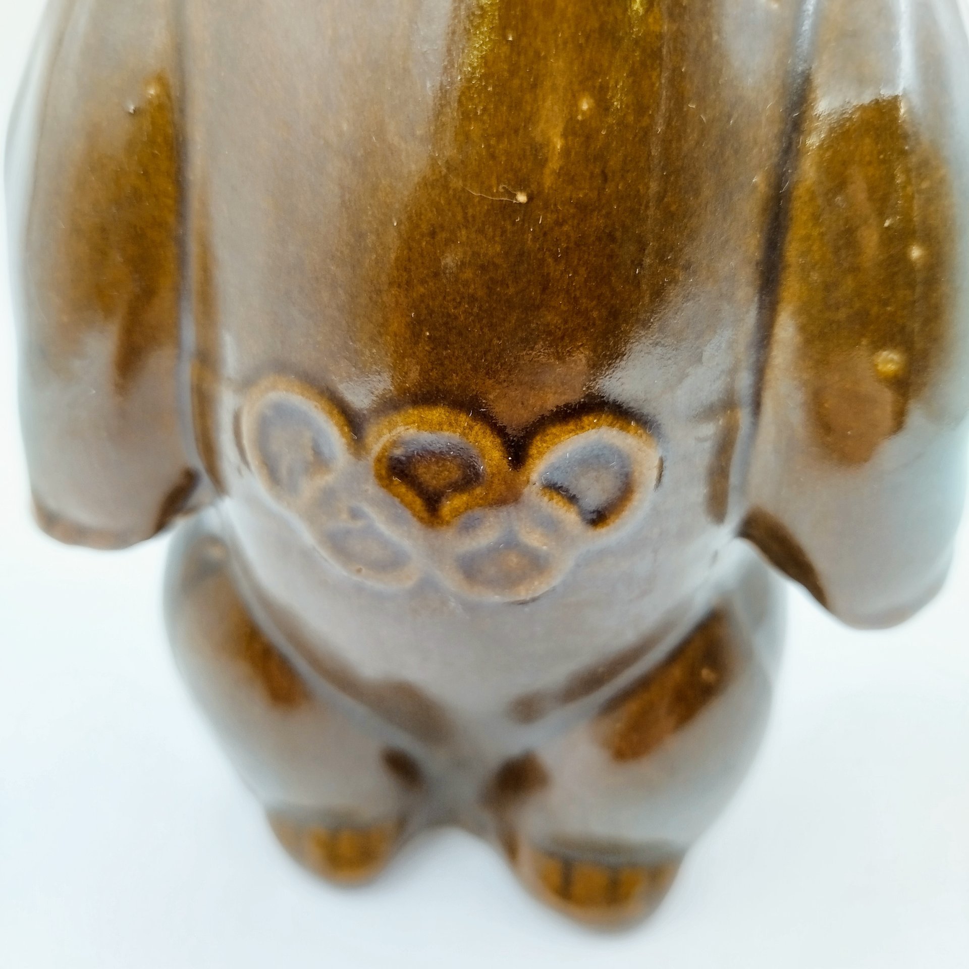 Статуэтка "Олимпийский мишка" (большой), автор модели Чижиков В. А., фарфор, аэрография, СССР, 1980 г.