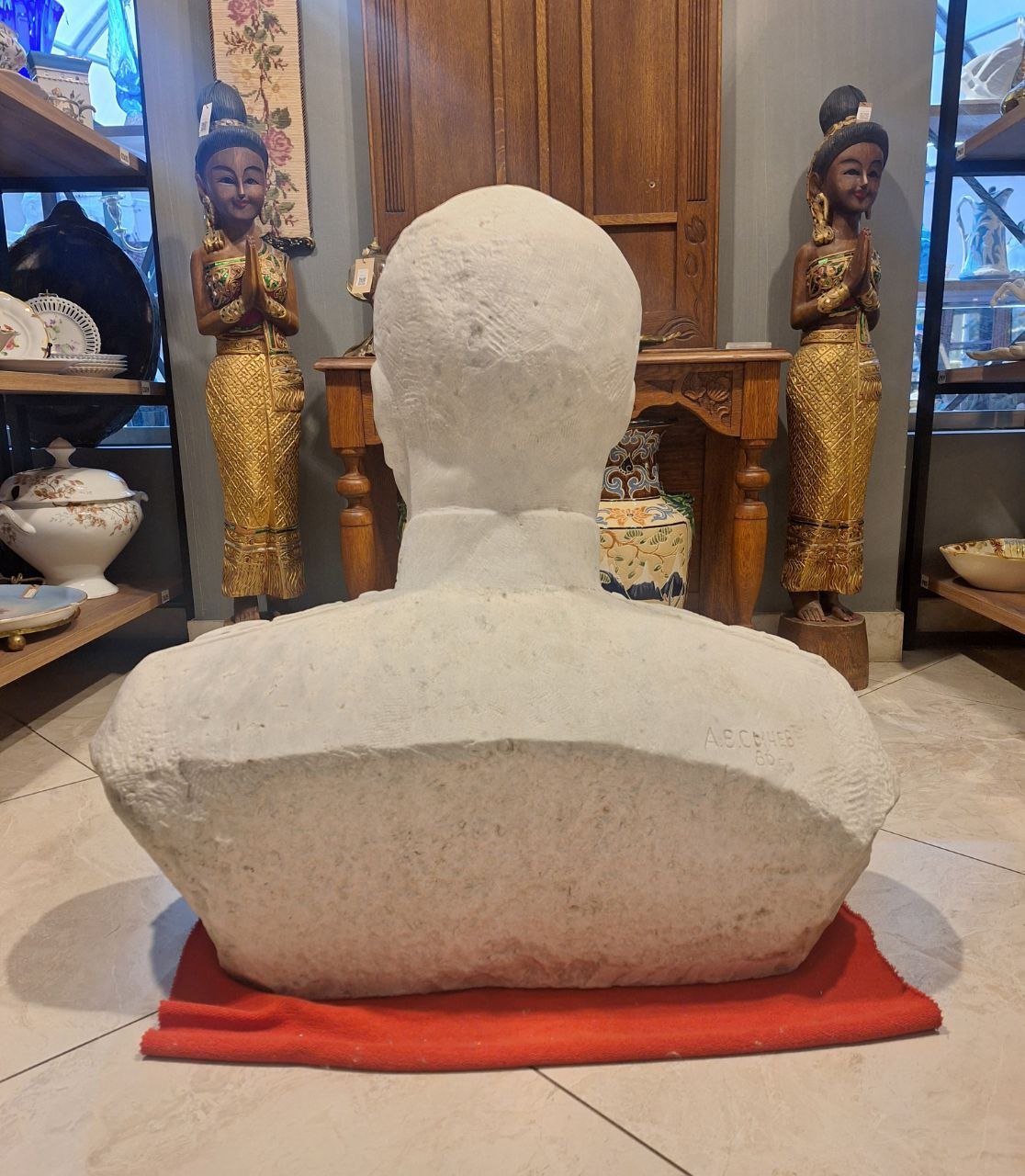 Бюст (монументальный) "Георгий Константинович Жуков" (полководец, Маршал Советского Союза, Министр обороны СССР с 1955 года), скульптор Сычёв Андрей Владимирович, мрамор, СССР, 1986 г.