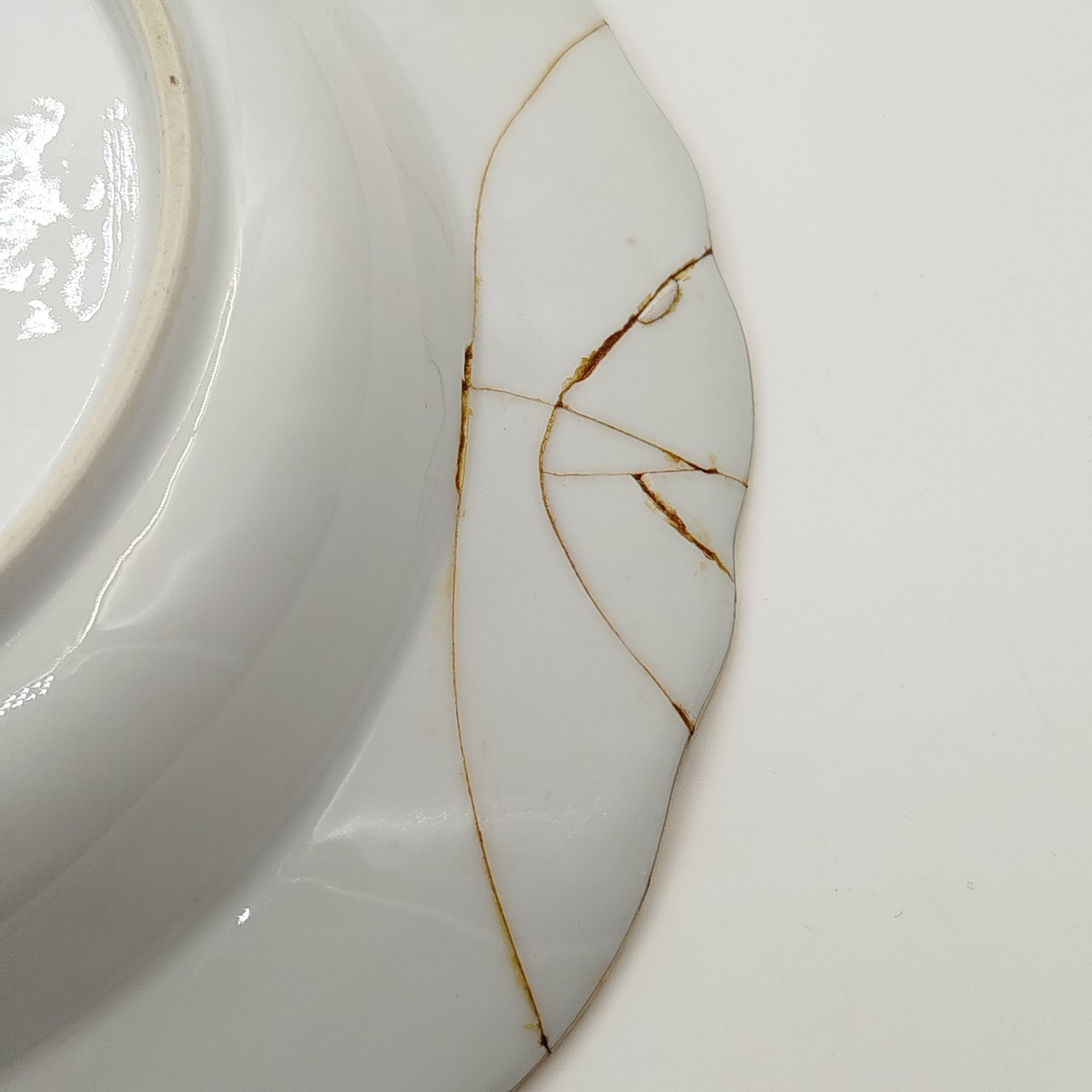 Тарелка суповая с цветочным декором