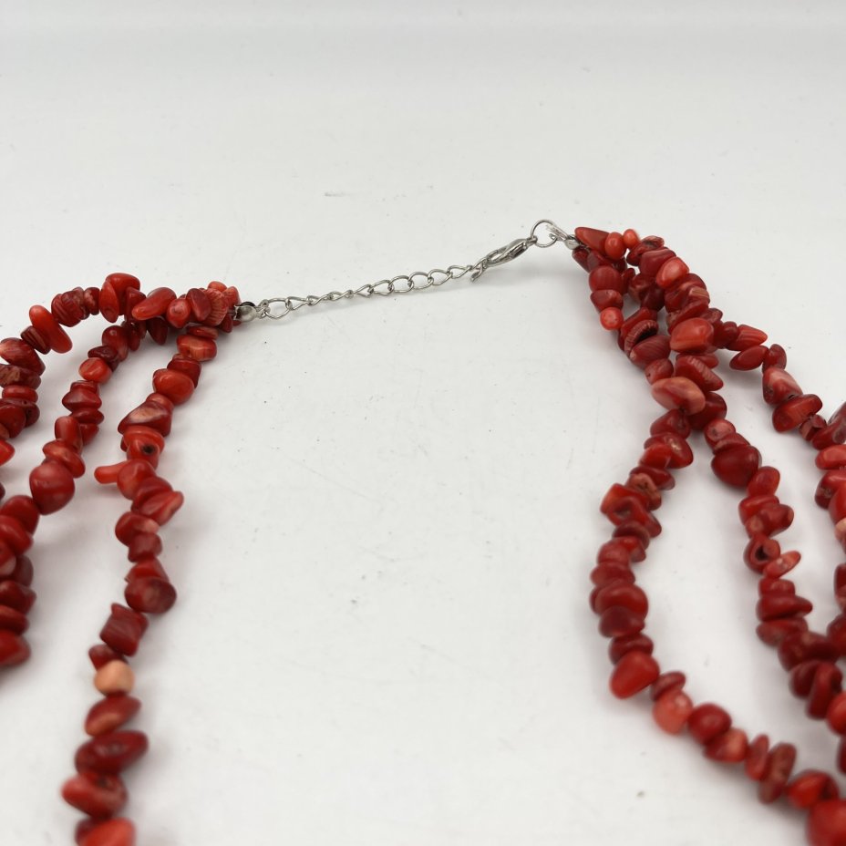 Бусы, состоящие из трех ниток, натуральный коралл, сплав металлов