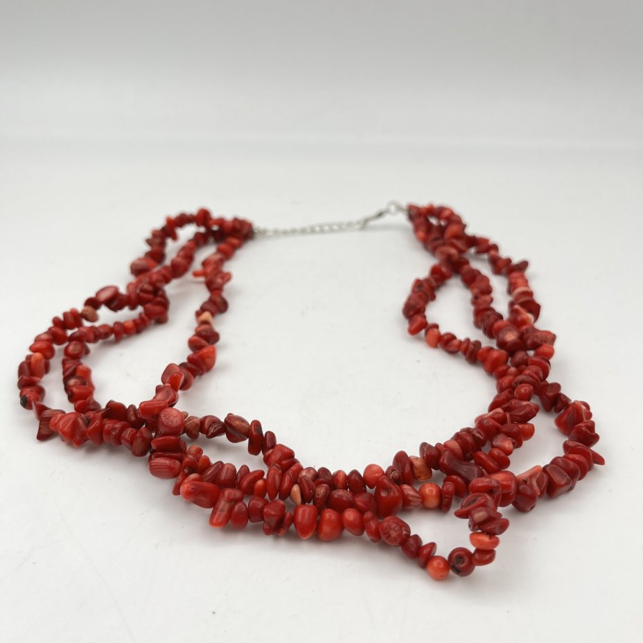 Бусы, состоящие из трех ниток, натуральный коралл, сплав металлов