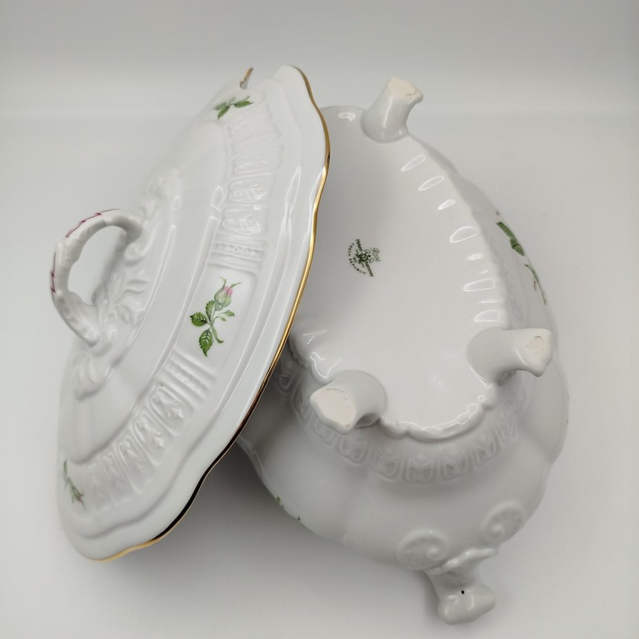 Терина (супница) для подачи горячих блюд, украшенная изображением роз, фарфор, деколь, золочение, Pirkenhammer, Чехия, 1993-2010 гг.